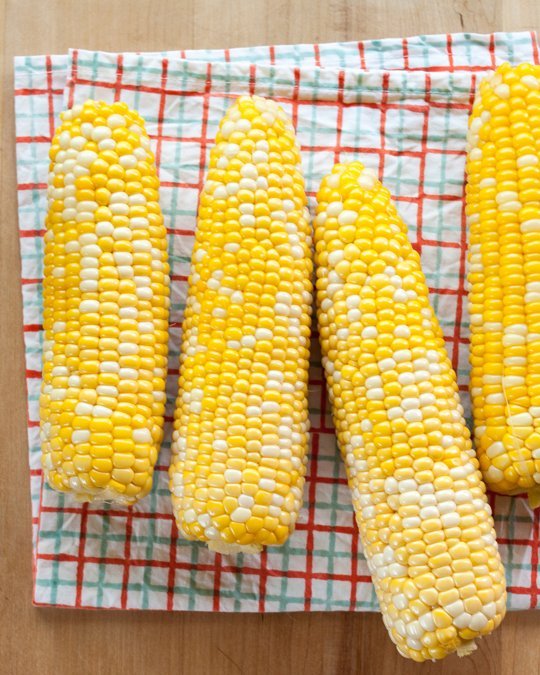 How To Shuck Corn Like a Midwesterner